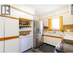 18 SILVERDALE Crescent - 8