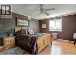 61 DITNER Avenue - 23