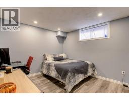 61 DITNER Avenue - 33