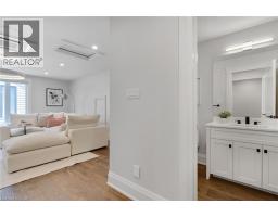 12 GEORGE Street - 25