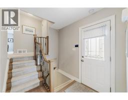 680 LOMOND Crescent - 13