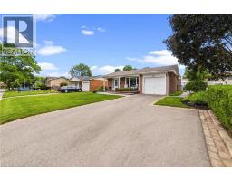 680 LOMOND Crescent - 2