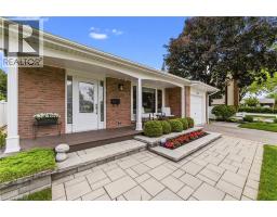 680 LOMOND Crescent - 3