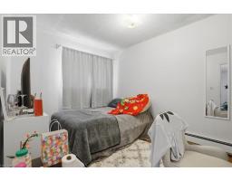 119 N REGINA Street N - 32