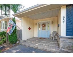 652 ARDLEIGH Crescent - 3