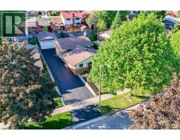 124 DUNSMERE Drive - 42