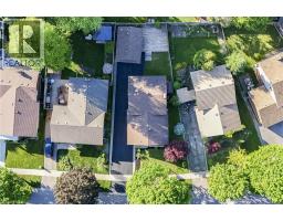 124 DUNSMERE Drive - 47