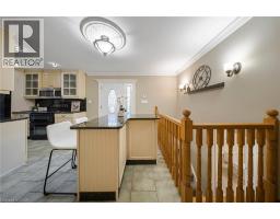 124 DUNSMERE Drive - 8