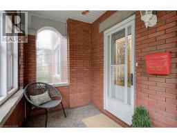 16 BORDEN Avenue N - 43