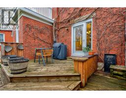 16 BORDEN Avenue N - 45
