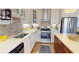 16 RIDGEGATE Crescent - 11