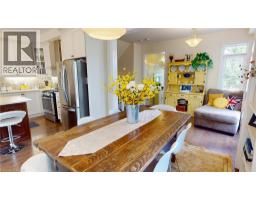 16 RIDGEGATE Crescent - 9