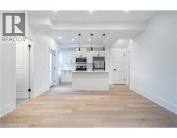 204 BALSAM Avenue S - 10
