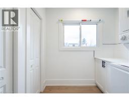 204 BALSAM Avenue S - 25