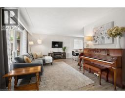 22 BROOKSIDE Crescent - 10
