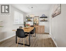 22 BROOKSIDE Crescent - 13