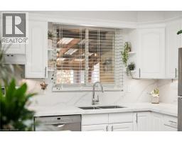 22 BROOKSIDE Crescent - 17