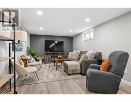 22 BROOKSIDE Crescent - 31