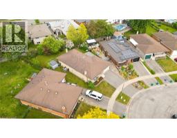 22 BROOKSIDE Crescent - 42