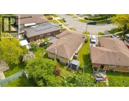 22 BROOKSIDE Crescent - 44