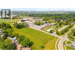 22 BROOKSIDE Crescent - 47