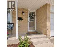 22 BROOKSIDE Crescent - 7