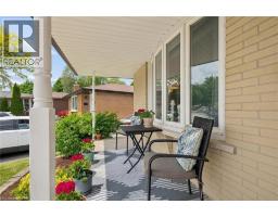 22 BROOKSIDE Crescent - 8