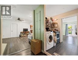 54 E CHESTNUT Street E - 18