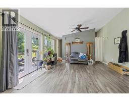 54 E CHESTNUT Street E - 21