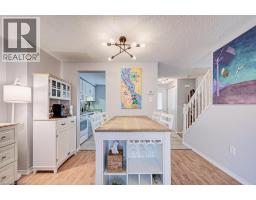 854 ELGIN Street N - 15