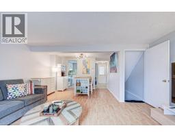 854 ELGIN Street N - 20