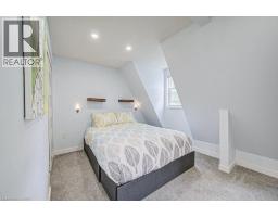 854 ELGIN Street N - 24
