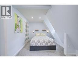 854 ELGIN Street N - 25