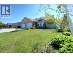 341 FRASER Drive - 3