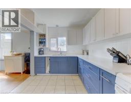 37 BAIRD Street S - 10