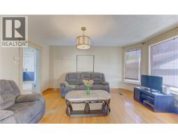 37 BAIRD Street S - 12