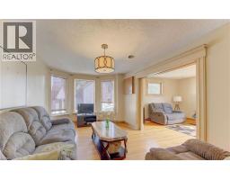 37 BAIRD Street S - 13