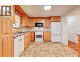 3 PARKLAND Crescent - 11