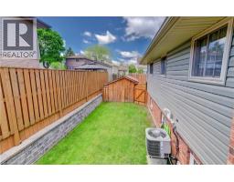 3 PARKLAND Crescent - 28