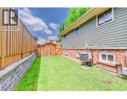 3 PARKLAND Crescent - 32
