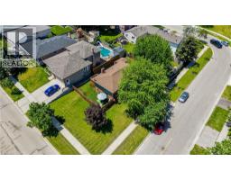 3 PARKLAND Crescent - 37