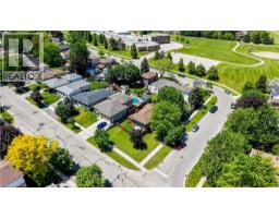 3 PARKLAND Crescent - 38