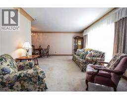 725 CROSS Street W - 4