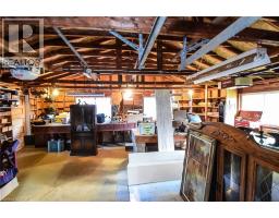 725 CROSS Street W - 41