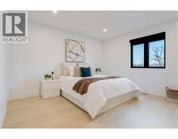 12 MACNEIL Court - 22