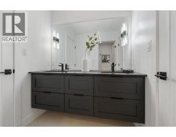 12 MACNEIL Court - 25