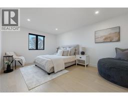 12 MACNEIL Court - 27
