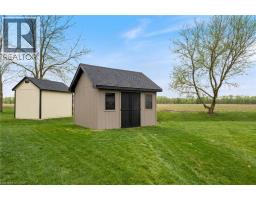 12 MACNEIL Court - 40