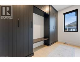 12 MACNEIL Court - 5
