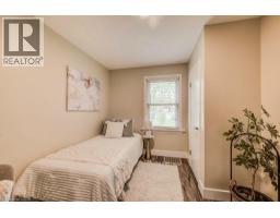24 BELMONT Avenue E - 22